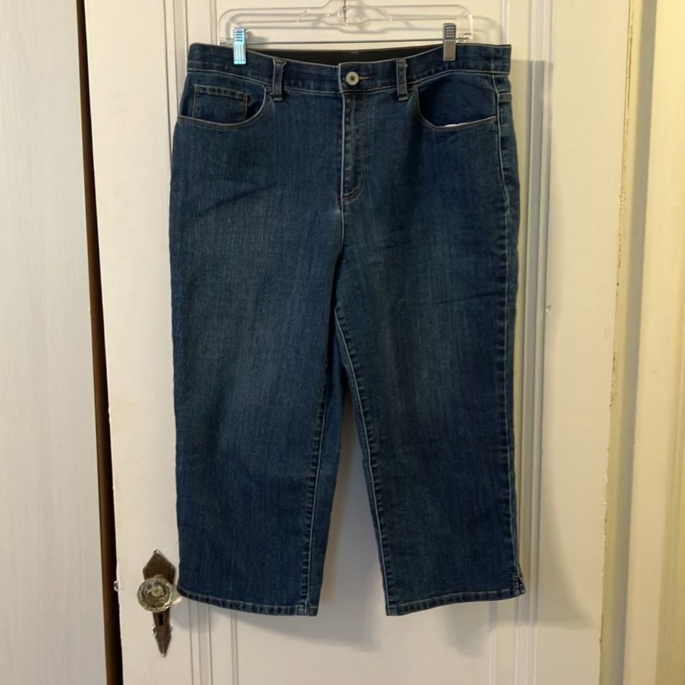 Cropped jeans with stretch waist
